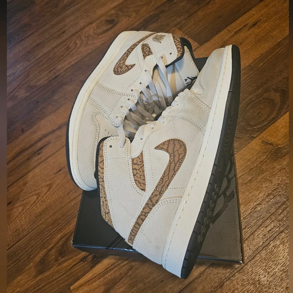 Air Jordan 1 Mid SE - Picture 5 of 6